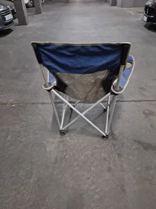 Silla de camping plegable azul y gris