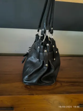 Bolso de piel Carla Sade negro