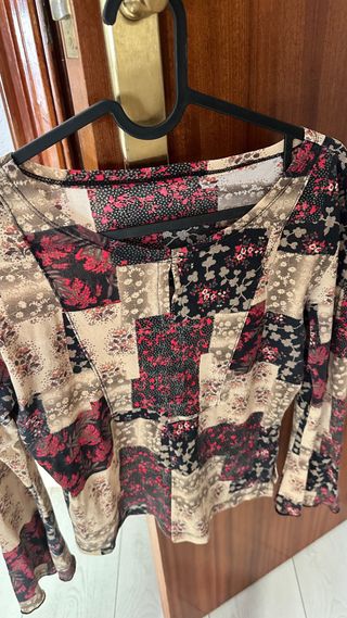 Blusa Patchwork Estampada Manga Larga