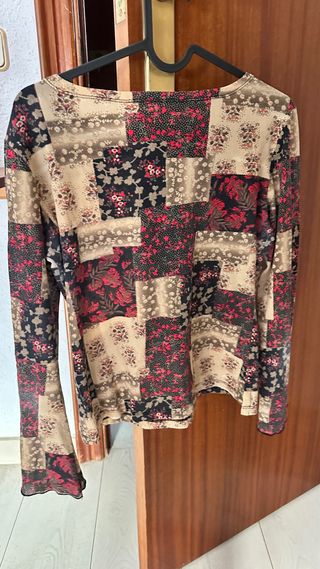 Blusa Patchwork Estampada Manga Larga
