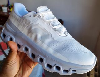 Zapatillas On Cloudmonster Gris/Blanco