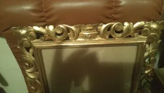 Dos marcos antiguos, clásicos.