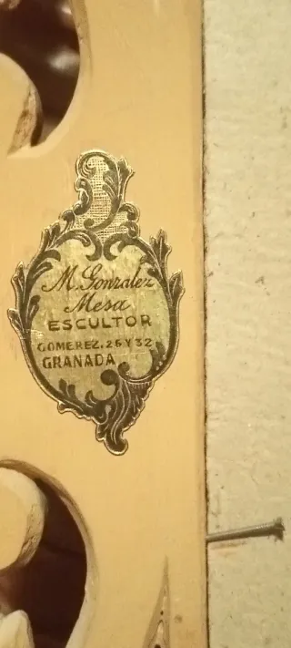 Dos marcos antiguos, clásicos.