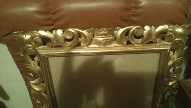 Dos marcos antiguos, clásicos.