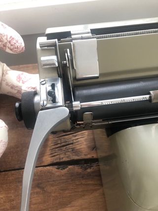 Máquina de escribir Hispano Olivetti  Lexicon 80