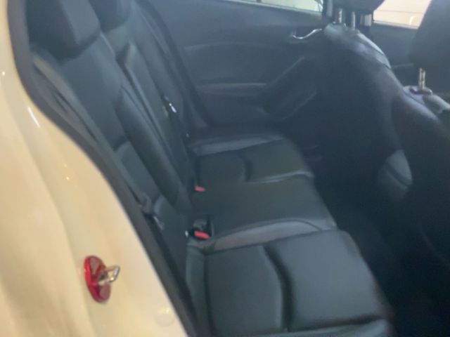 Mazda 3 2016