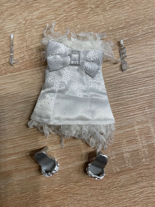 Muñeca con accesorios