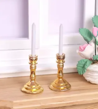 Libros y candelabros. Casa de muñecas escala 1:12