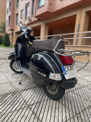 Vespa PX 200 Iris Negra