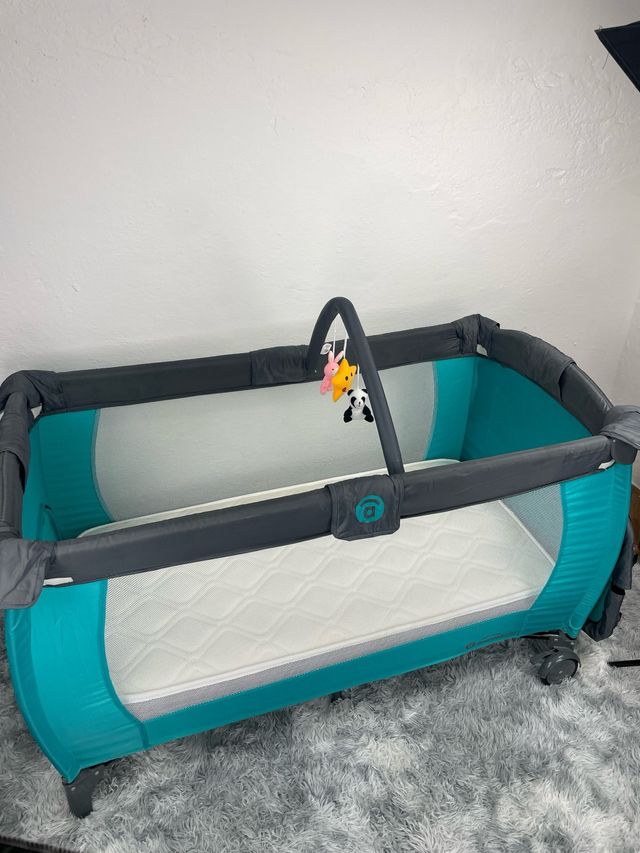 Cuna plegable para bebé + colchon