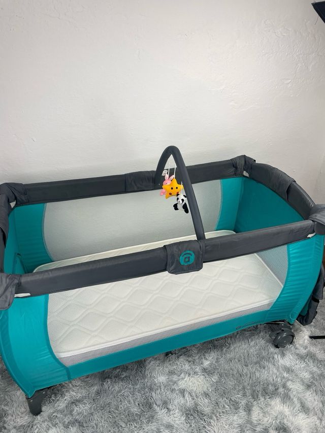 Cuna plegable para bebé + colchon