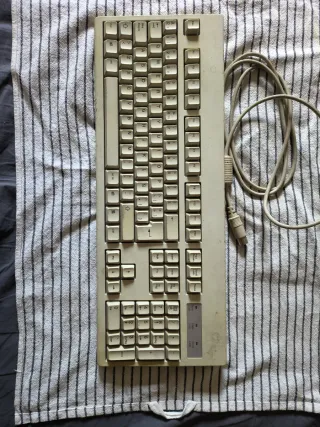 Teclado Ordenador Clásico Beige