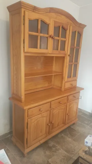 Mueble comedor madera con vitrina