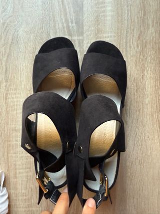 Sandalias de cuña negras