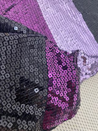 Vestido de fiesta lentejuelas morado y negro