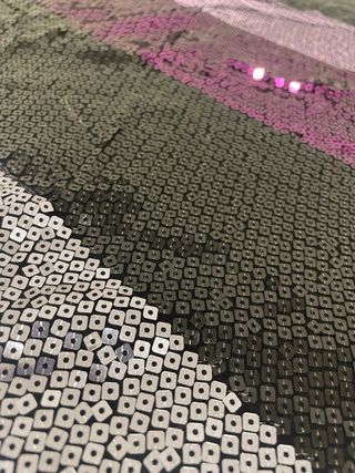 Vestido de fiesta lentejuelas morado y negro