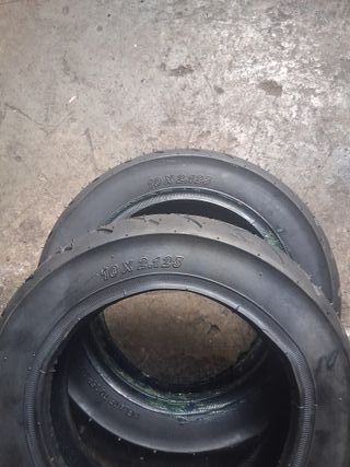Rueda patinete 10 X 2.125 ,a falta de camaras 

