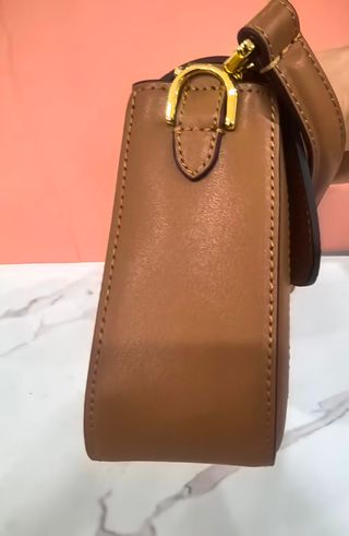 Borsa Fendi a righe marroni e beige