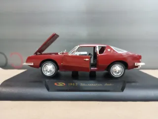 Coche a escala 1:32 Studebaker Avanti 1963