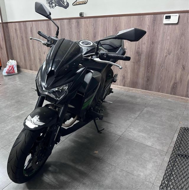 Kawasaki Z800 Negra