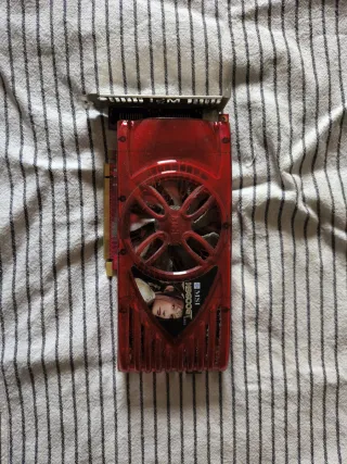 Tarjeta Gráfica MSI N9600GT Roja