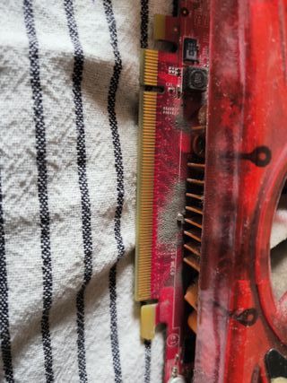 Tarjeta Gráfica MSI N9600GT Roja