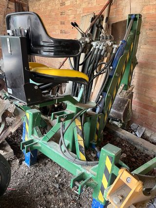 Mini retroexcavadora para tractor viñedo