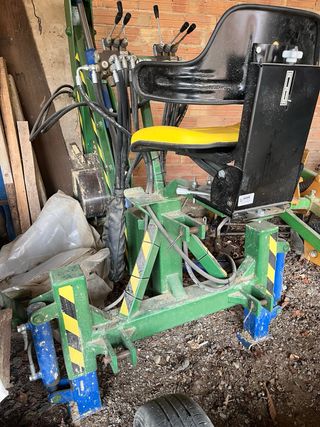 Mini retroexcavadora para tractor viñedo