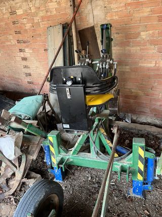 Mini retroexcavadora para tractor viñedo