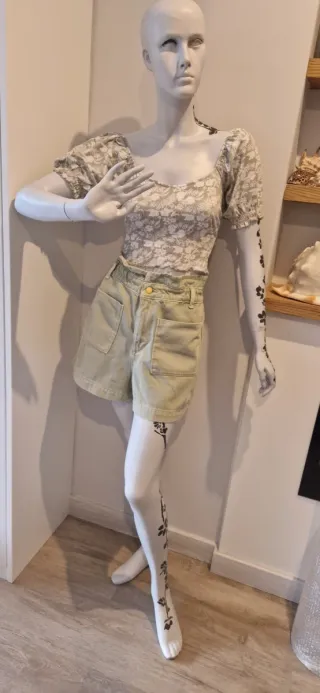 Conjunto Zara top encaje y shorts verde