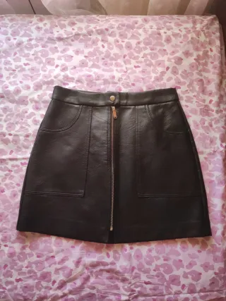 Falda polipiel negra