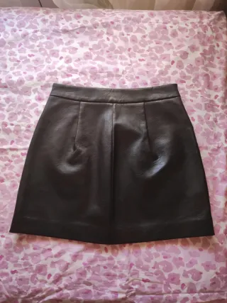 Falda polipiel negra