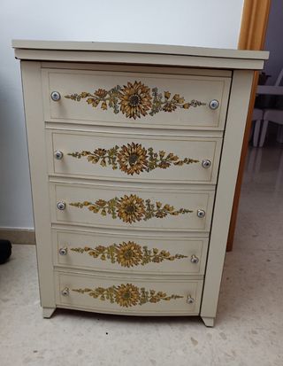 Máquina de coser Sigma antigua con mueble