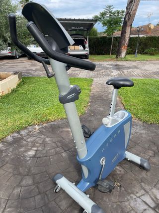 Bicicleta Estática BH Hydra Azul