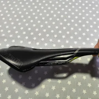 Sella per bici da corsa Selle Italia nera