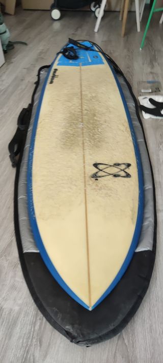 Tabla de surf Fusion con quillas y leash