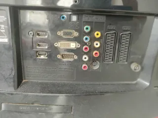 Monitor LG 22 Negro y Rojo