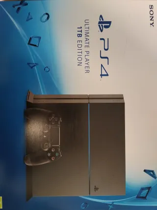 PS4 (PlayStation 4), GTA V, FIFA 22 + libro GTA V 