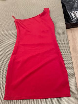 Vestido de fiesta rojo con lentejuelas