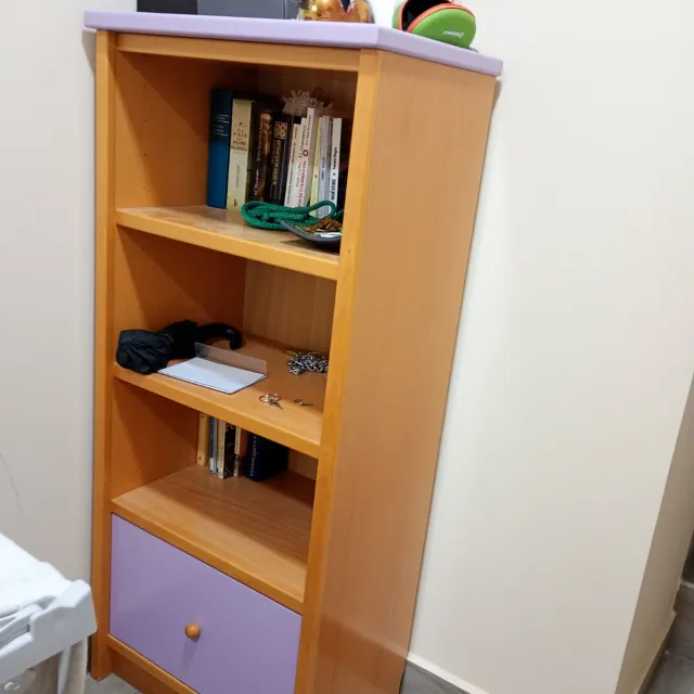 Estantería librería madera y morado