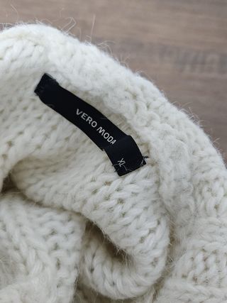 Jersey Vero Moda cuello alto trenzado blanco