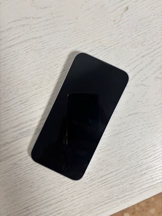 iPhone 14 viola