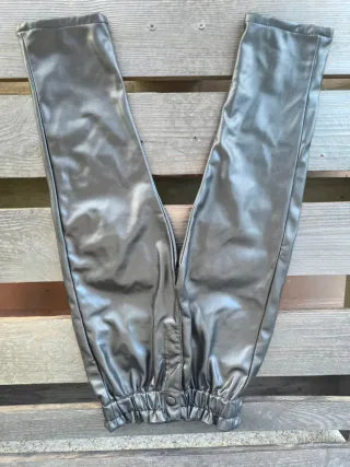 Pantalón cuero sintético niña