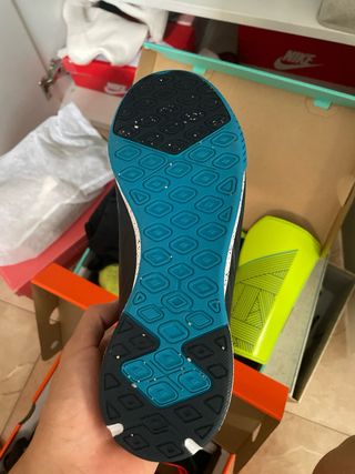 Pack 1 Botas de fútbol y 2 Zapatillas Futsal