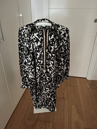 Conjunto blusa y pantalón estampado