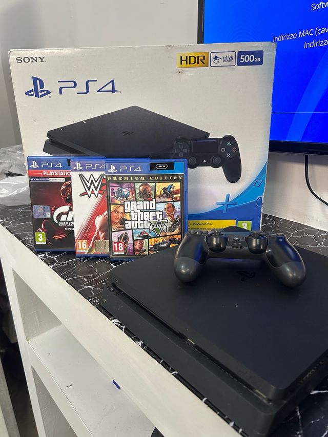 PS4 Slim 500GB + 3 Giochi + Controller