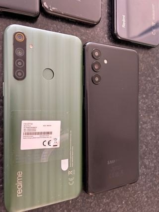 Set cellulare per ricambi: Sony, Apple, Xiaomi