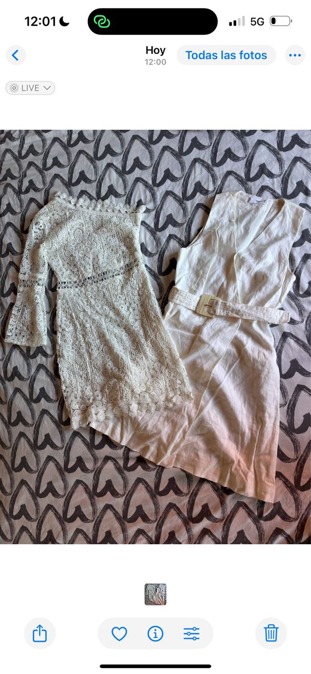 Dos vestidos blancos