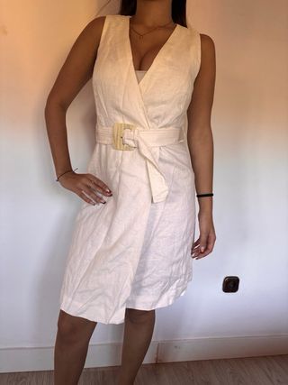 Dos vestidos blancos