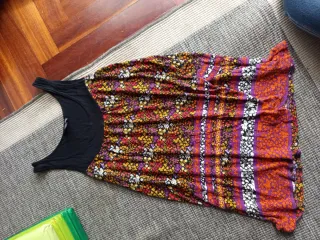 Vestido H&M floral negro y multicolor